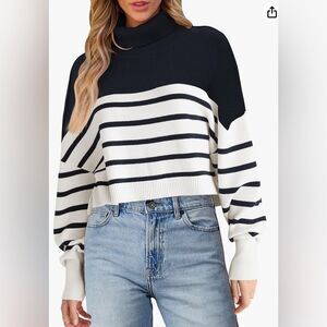 🖤 Black & White Striped Cropped Turtleneck Sweater | NWT | Size Large